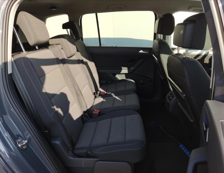 Volkswagen Touran MPV 1,5 l 110 kw