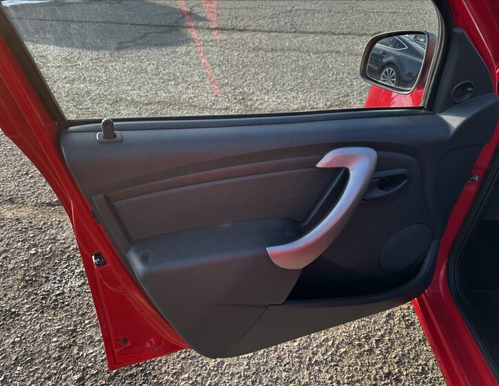 Dacia Sandero Hatchback 1,1 l 55 kw