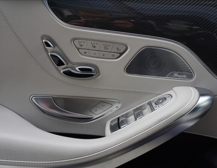 Mercedes-Benz Třídy S Kupé 4,0 l 450 kw