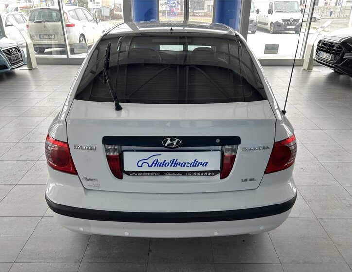 Hyundai Elantra Liftback 1,6 l 77 kw