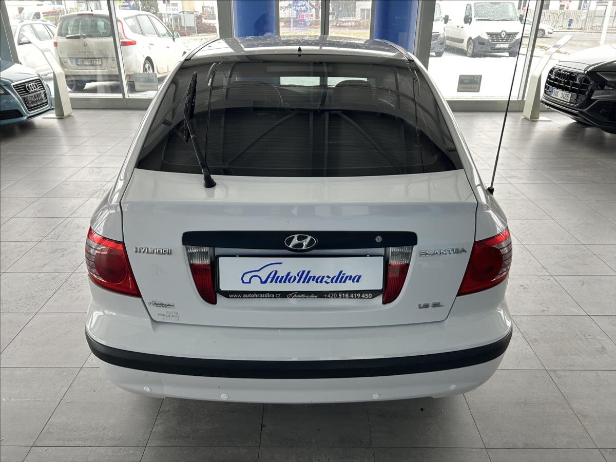 Hyundai Elantra Liftback 1,6 l 77 kw