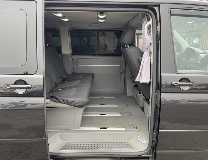 Volkswagen Multivan 23