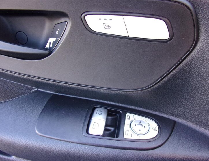 Mercedes-Benz Vito Kombi 2,1 l 120 kw
