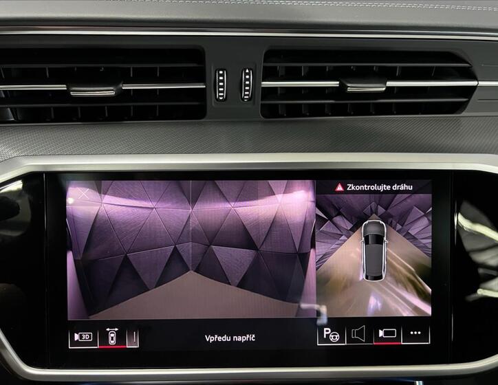 Land Rover Defender 16