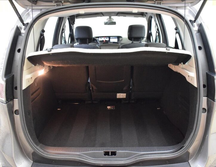 Renault Scénic MPV 1,5 l 81 kw