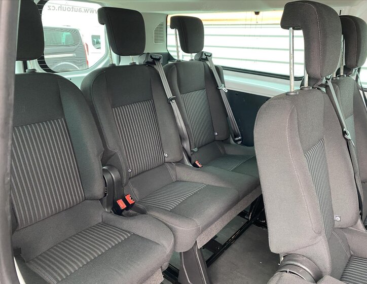 Ford Tourneo Custom MPV 2,0 l 96 kw