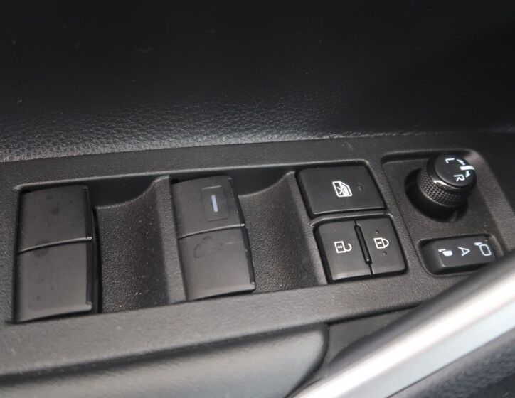 Toyota Corolla Cross 21