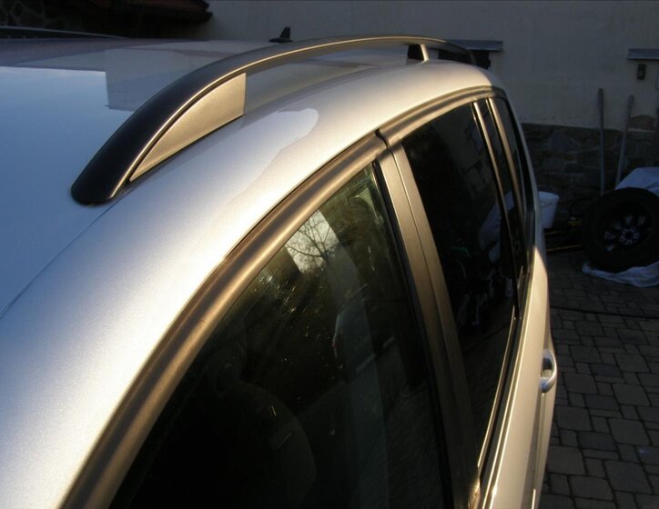 Volkswagen Touran MPV 1,2 l 77 kw