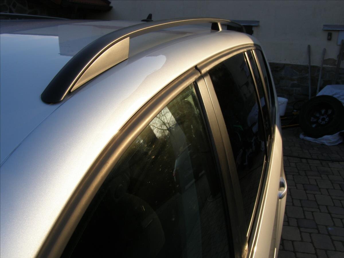 Volkswagen Touran MPV 1,2 l 77 kw