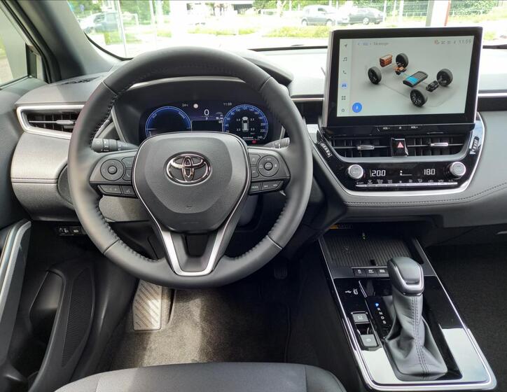 Toyota Corolla Cross 12