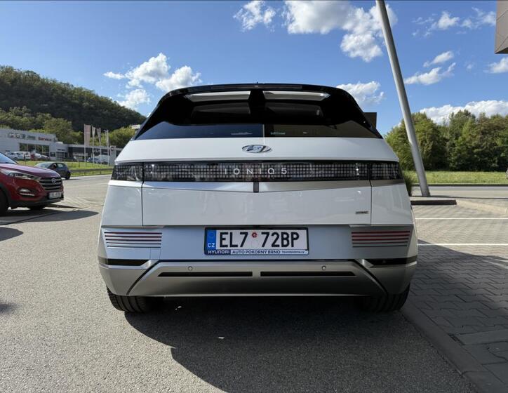 Hyundai Ioniq 5 6