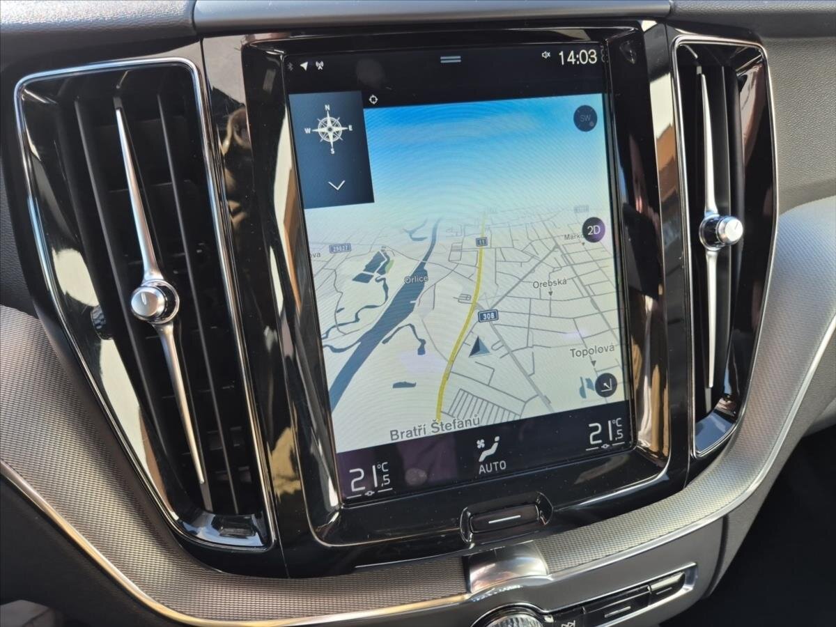 Volvo XC60 SUV / Terénní 2,0 l 140 kw