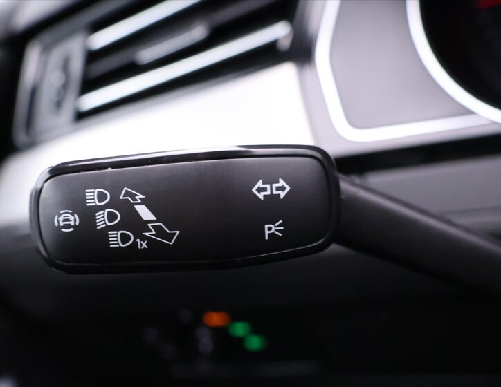 Volkswagen Passat Sedan / Limuzína 2,0 l 140 kw