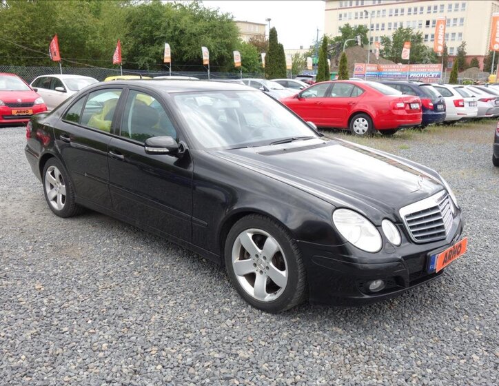 Mercedes-Benz Třídy E Sedan / Limuzína 3,0 l 140 kw