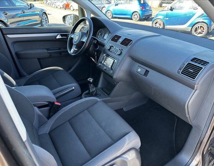 Volkswagen Touran MPV 1,2 l 77 kw