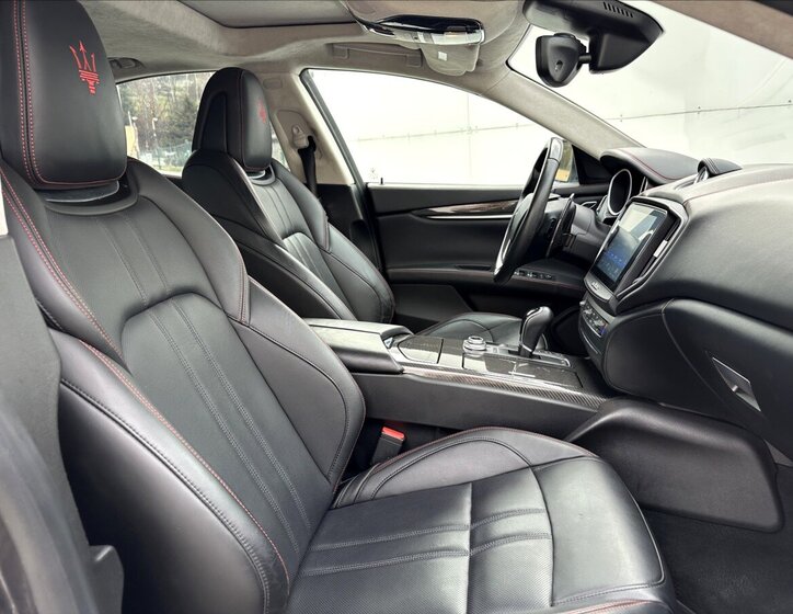 Maserati Ghibli Sedan 3,0 l 316 kw