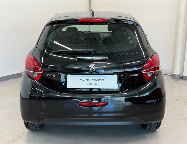 Peugeot 208 Hatchback 1,2 l 81 kw