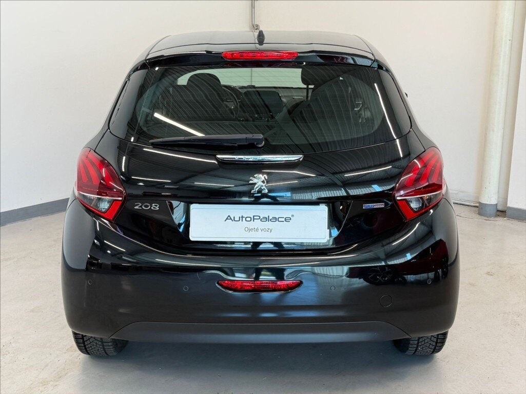 Peugeot 208 Hatchback 1,2 l 81 kw