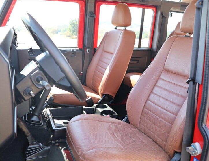 Land Rover Defender SUV 2,4 l 90 kw