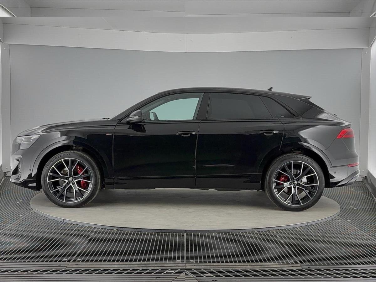 Audi Q8 SUV / Terénní 3,0 l 210 kw