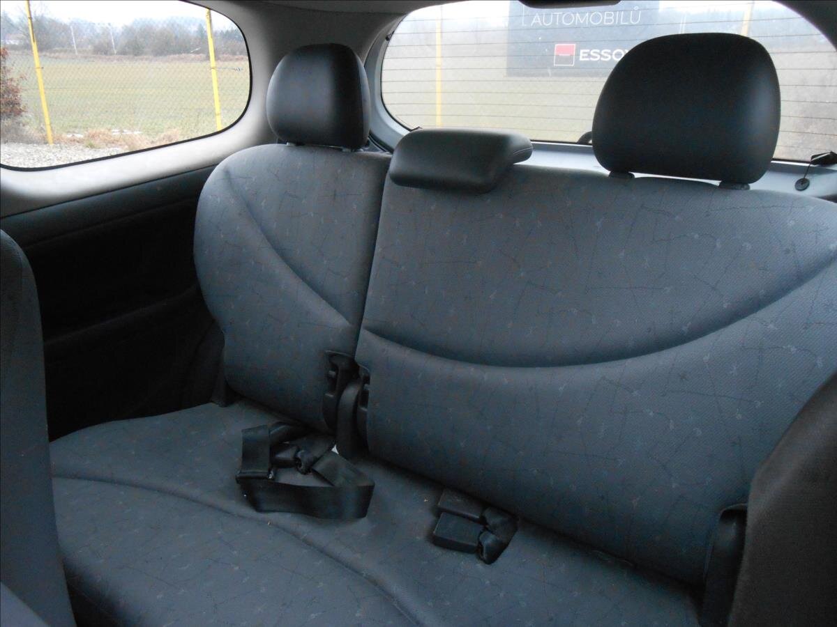 Toyota Yaris Hatchback 998,0 50 kw