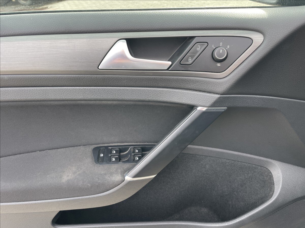 Volkswagen Golf Hatchback 1,6 l 77 kw