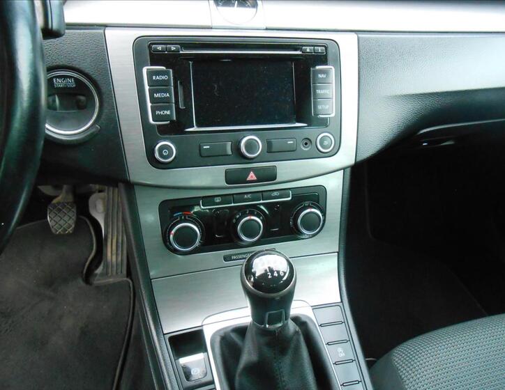 Volkswagen Passat 16