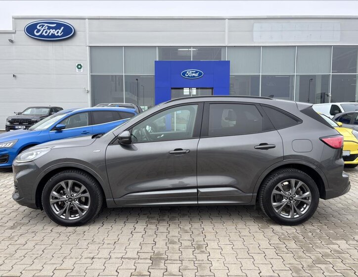 Ford Kuga SUV / Terénní 2,5 l 140 kw