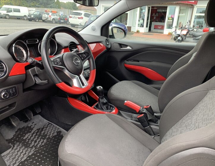 Opel Adam Hatchback 1,4 l 64 kw