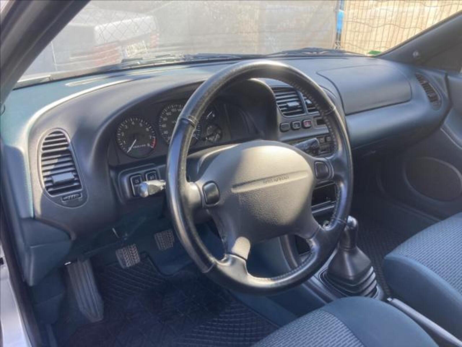 Mazda 323 17