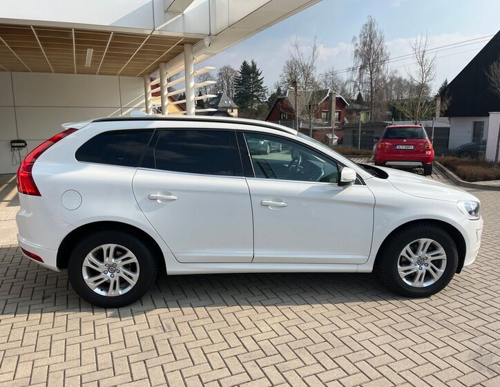 Volvo XC60 SUV / Terénní 2,4 l 140 kw
