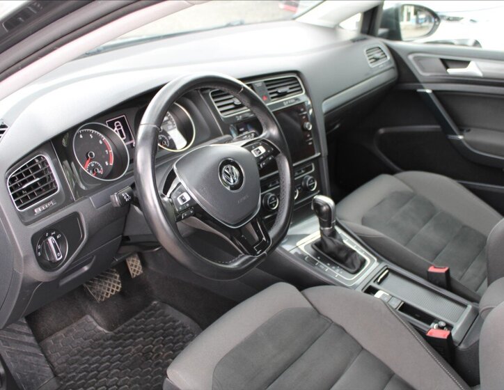 Volkswagen Golf Kombi 1,5 l 96 kw