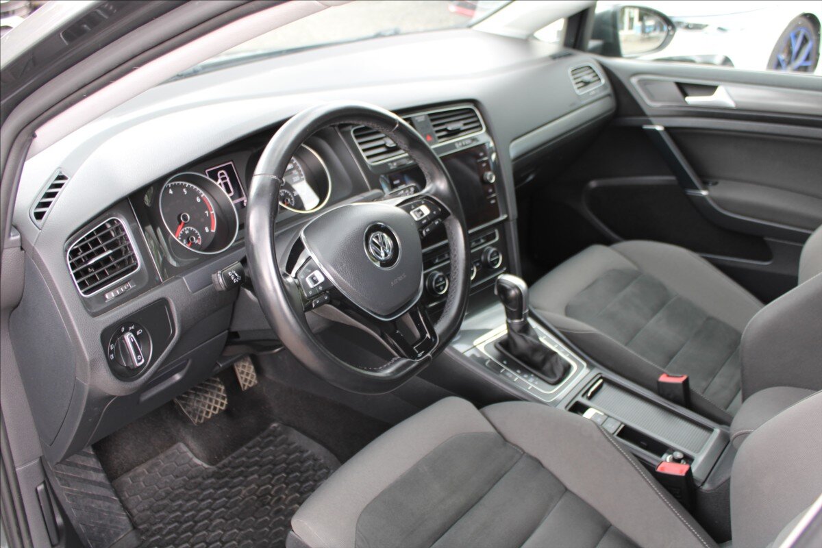 Volkswagen Golf Kombi 1,5 l 96 kw