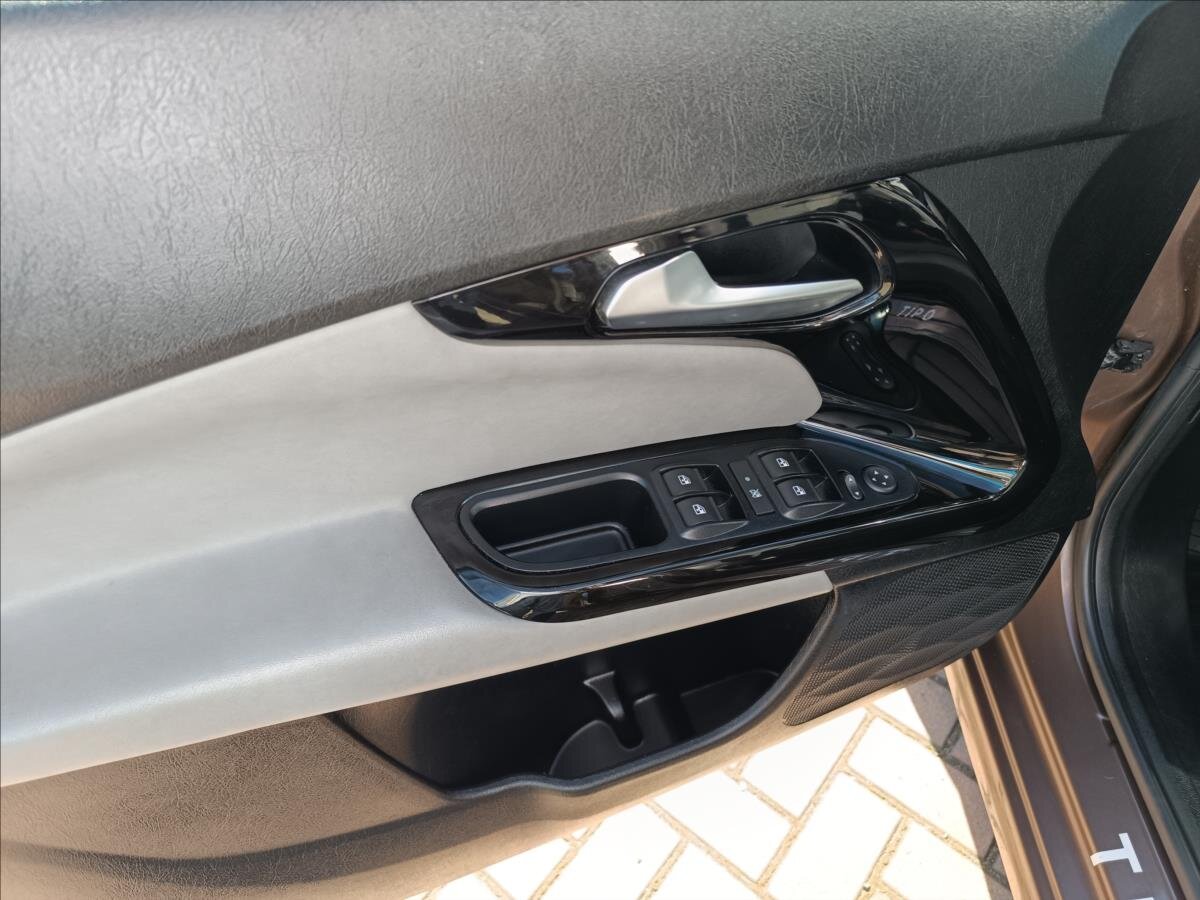 Fiat Tipo Sedan / Limuzína 1,4 l 70 kw