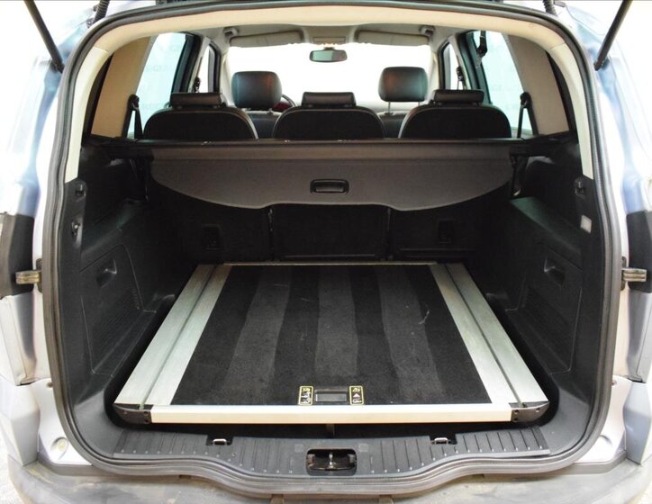 Ford S-MAX MPV 2,5 l 162 kw