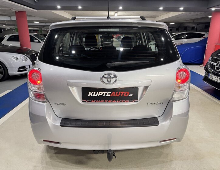 Toyota Verso Kombi 2,0 l 93 kw