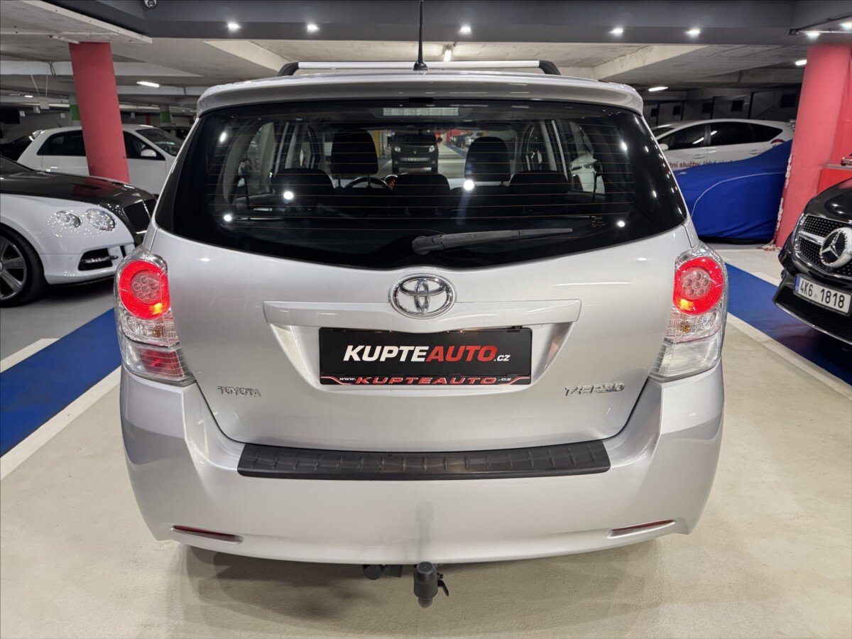 Toyota Verso Kombi 2,0 l 93 kw