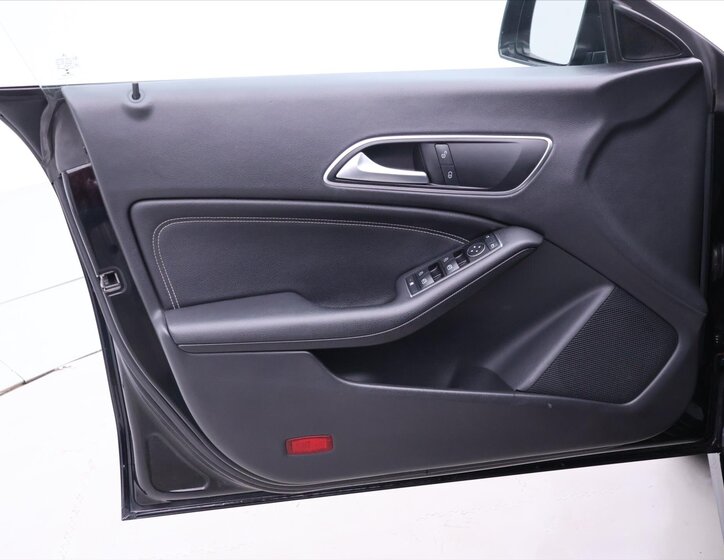 Mercedes-Benz CLA Kombi 1,5 l 80 kw