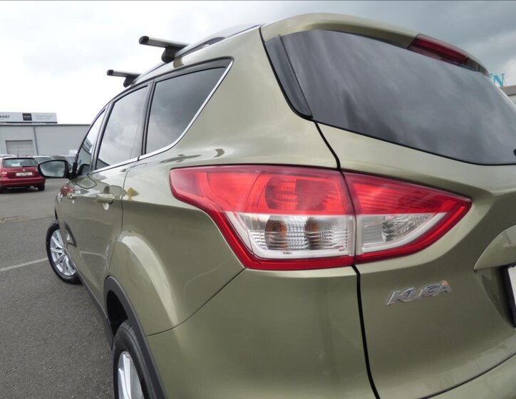Ford Kuga SUV / Terénní 2,0 l 110 kw