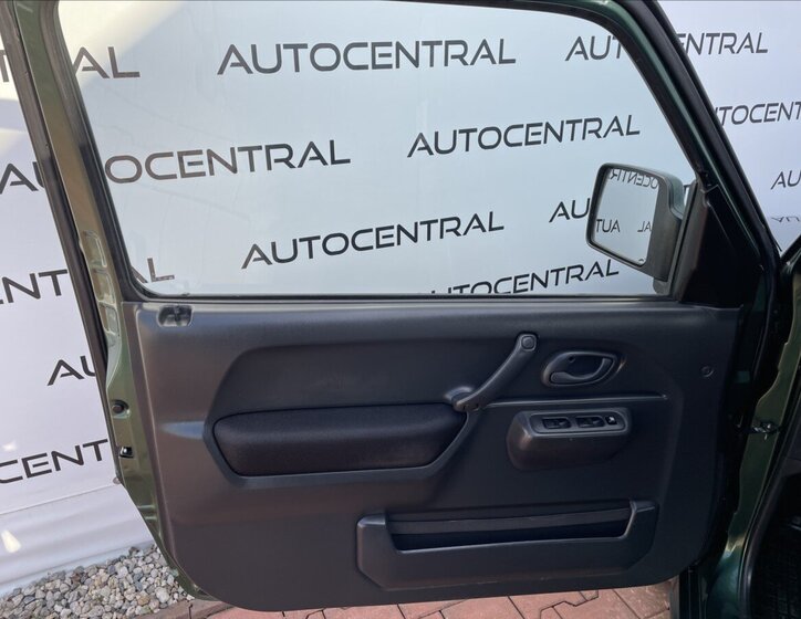 Suzuki Jimny SUV / Terénní 1,3 l 63 kw