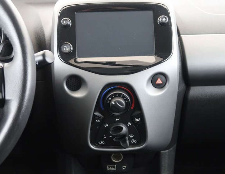 Toyota Aygo Hatchback 998,0 53 kw