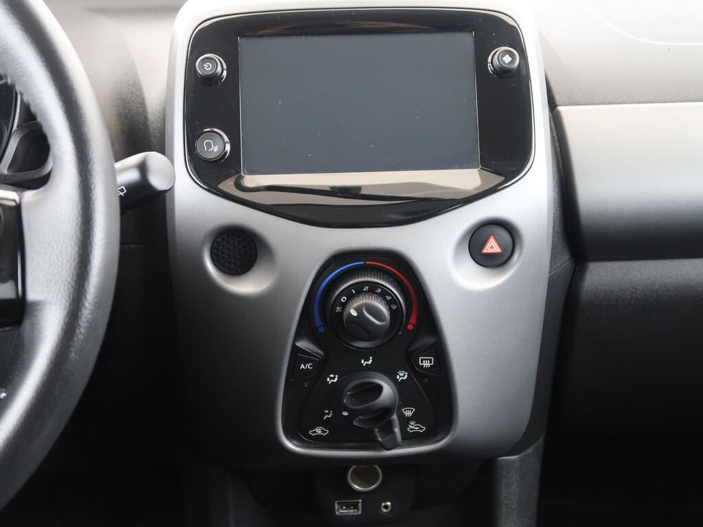 Toyota Aygo Hatchback 998,0 53 kw
