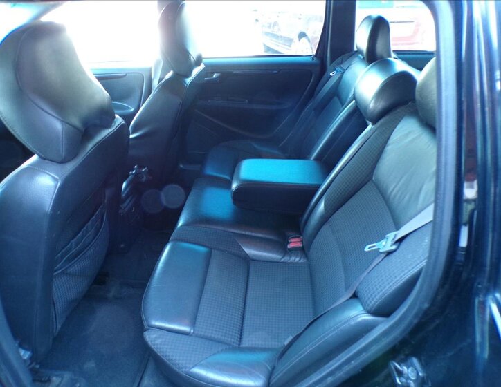 Volvo V70 Kombi 2,5 l 103 kw