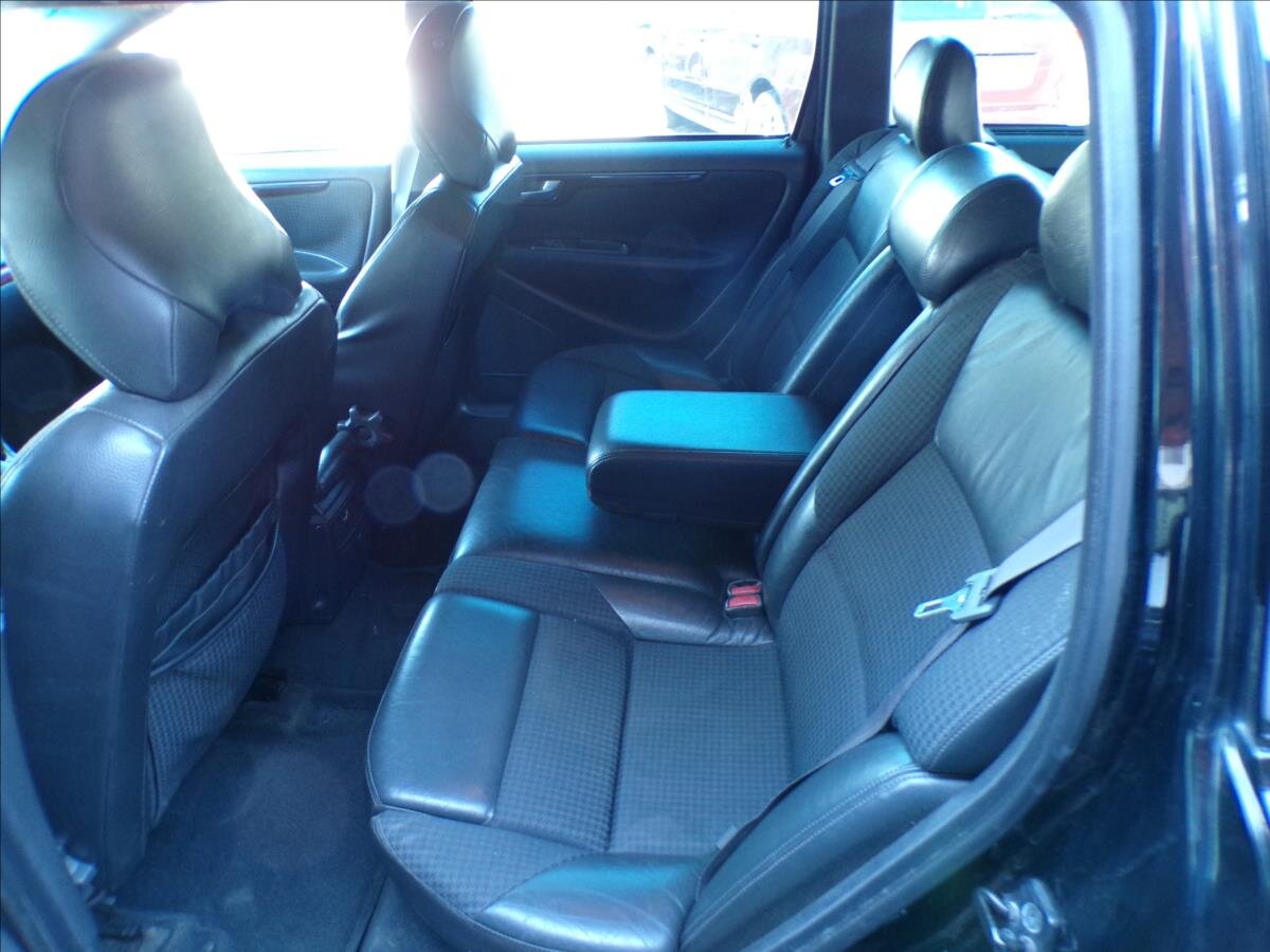 Volvo V70 Kombi 2,5 l 103 kw