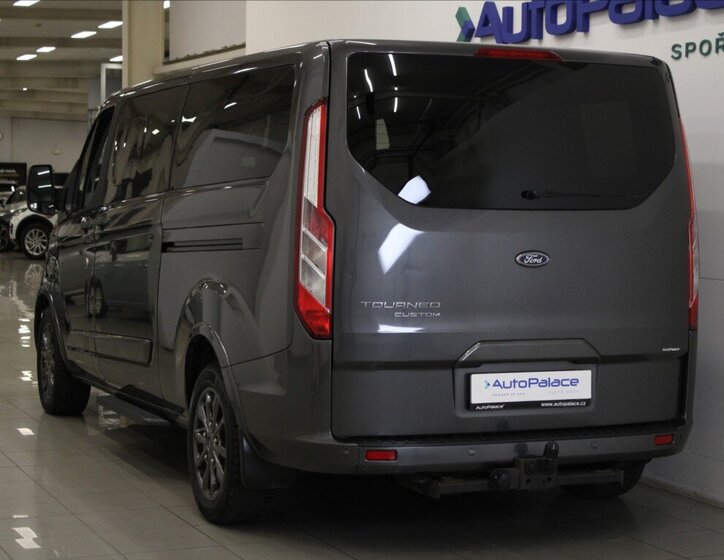 Ford Tourneo Custom MPV 2,0 l 136 kw