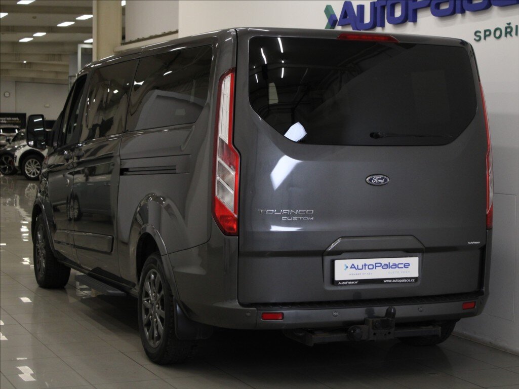 Ford Tourneo Custom MPV 2,0 l 136 kw
