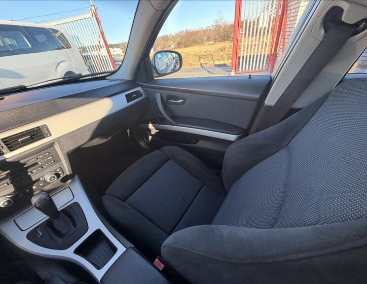 BMW Řada 3 Kombi 2,0 l 105 kw