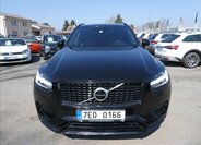 Volvo XC90 SUV / Terénní 2,0 l 228 kw