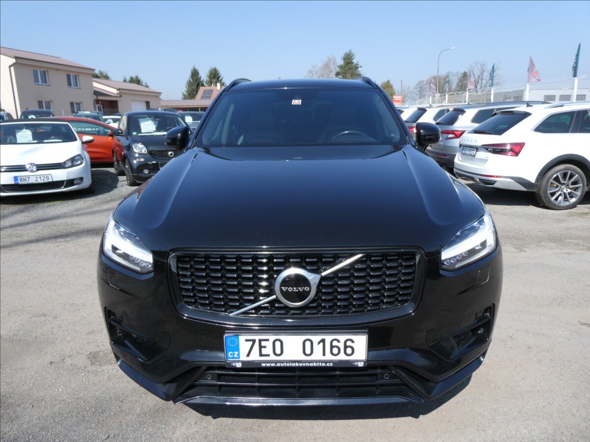 Volvo XC90 SUV / Terénní 2,0 l 228 kw