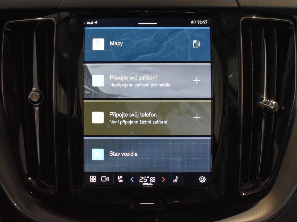 Volvo XC60 SUV / Terénní 2,0 l 145 kw